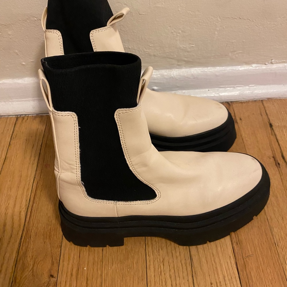 Boots - Picture 3 of 3